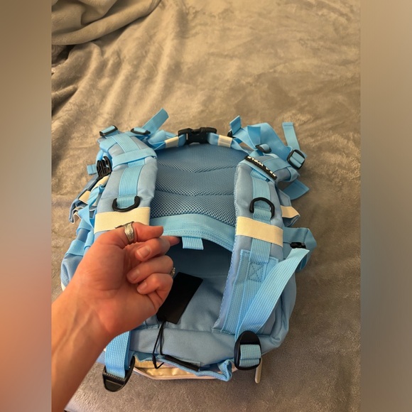 Light Blue 25L Wolf Pak Backpack - Picture 4 of 4